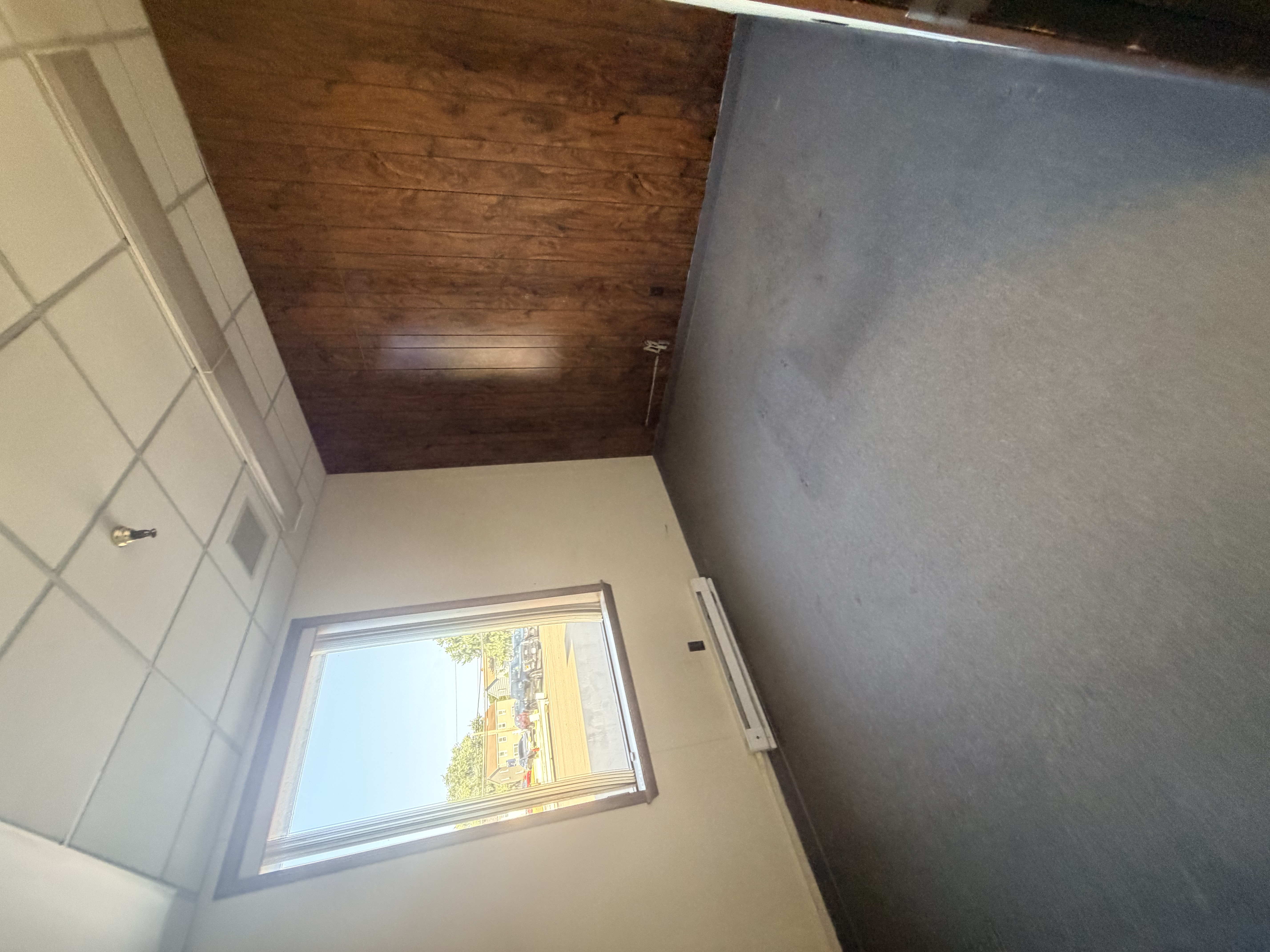 485 Cayuga - Suite 101A - Photo of Office